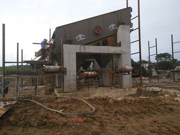 陜西石頭重錘破碎機(jī)視頻