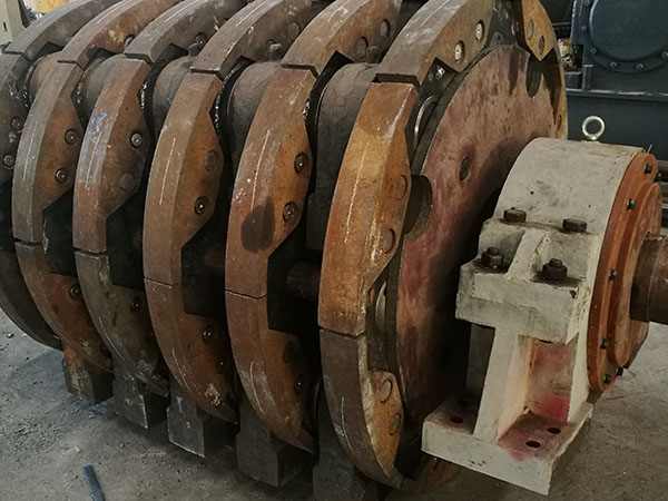 上海全自動重錘破碎機設計案例