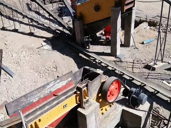 海南小型輪胎式移動破碎機建筑垃圾